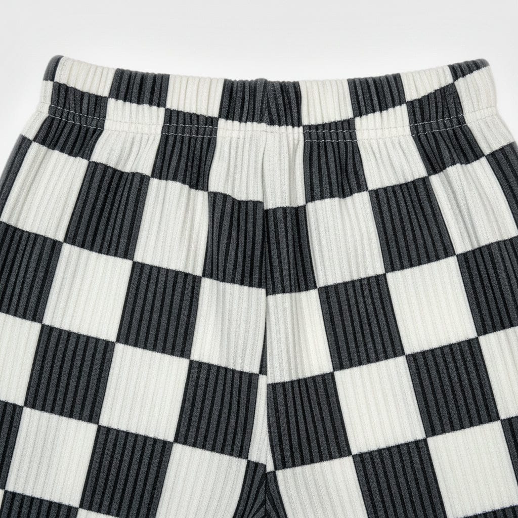 Close-up of the wavy rib texture on the Checked Out print