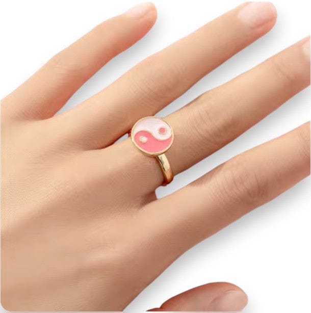 Pink yin-yang spinner ring